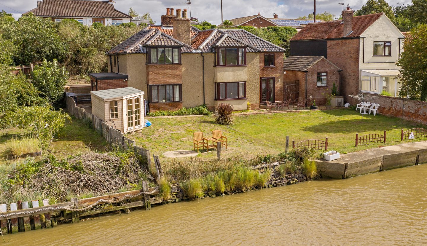 semi-detached-house-reedham-waterside-estate-agents