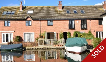 wroxham hoveton bure mooring