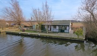 Repps with Bastwick - 2 Bedroom Detached bungalow