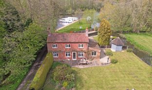 Irstead - 4 Bedroom Detached house