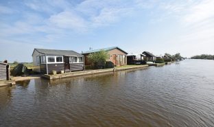 Potter Heigham - 2 Bedroom Bungalow