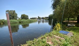 Beccles - Plot with moorings