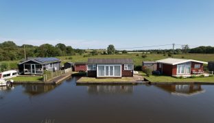 Martham - 2 Bedroom Detached bungalow