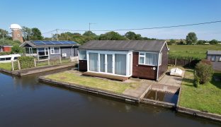 Martham - 2 Bedroom Detached bungalow