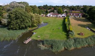 Filby - 6 Bedroom Detached bungalow