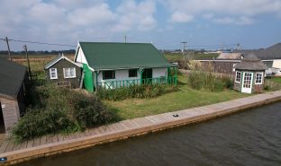 Potter Heigham - 3 Bedroom Detached bungalow