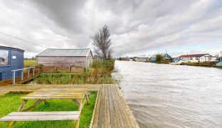 Potter Heigham - 2 Bedroom Detached bungalow