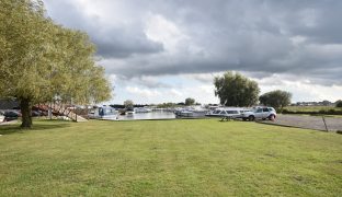 Potter Heigham - Mooring plot