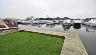 Potter Heigham - Mooring Plot