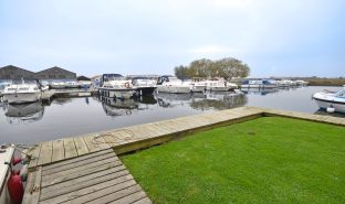 Potter Heigham - Mooring Plot