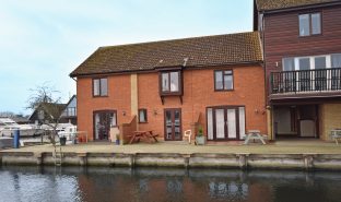 Horning - 2 Bedroom Town house