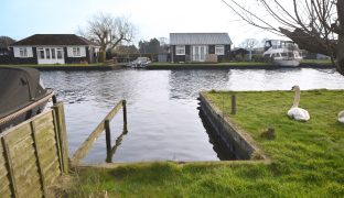 Potter Heigham - 2 Bedroom Detached bungalow