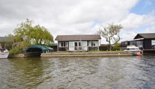 Potter Heigham - 2 Bedroom Detached bungalow