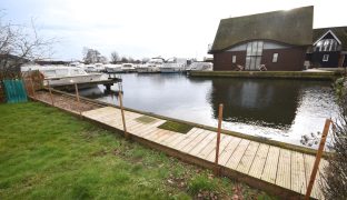 Horning - 3 Bedroom Link Detached House