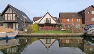 Horning - 3 Bedroom Link Detached House